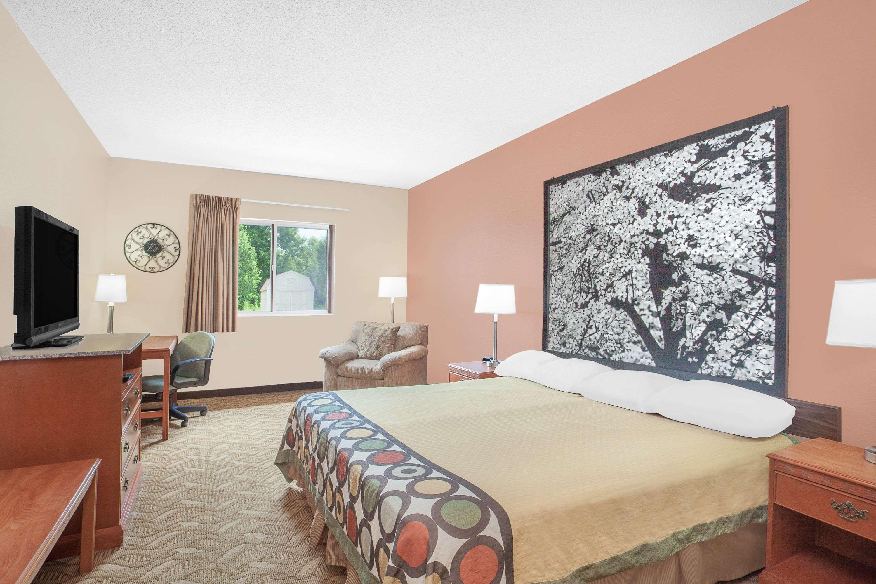 ซูเปอร์ 8 บาย วินด์แฮม เซ็นทรัลซิตี้ Hotel ภายนอก รูปภาพ